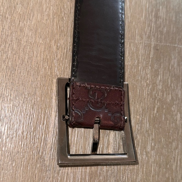 SOLD Gucci Brown Leather Vintage GG Monogram Stamped Belt - Picture 11 of 14